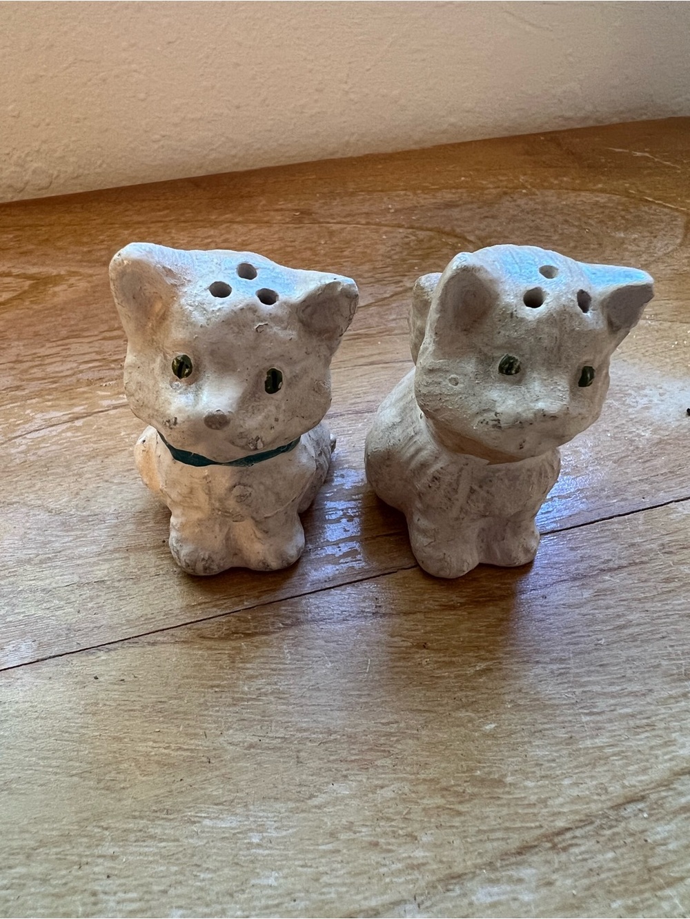 White Ceramic Kitten Salt and Pepper Shaker Set